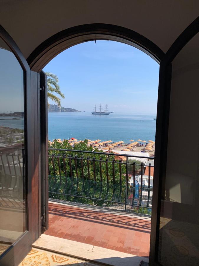 Appartamento Taormina Giardini-Naxos Esterno foto